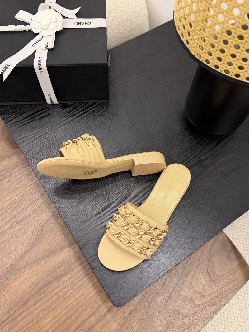 Ch**el slippers